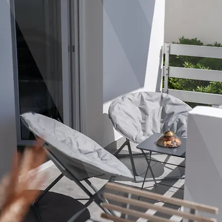 Apartment Bel Avec Piscine Commune, Roses, Dulce Vida 1 By Welhomy